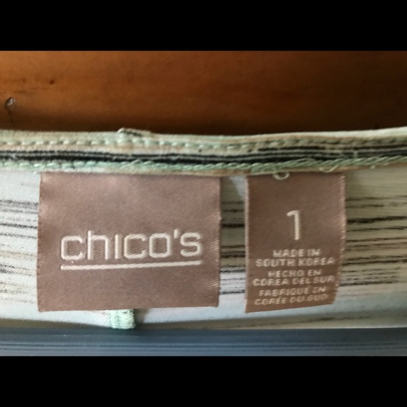Chico’s cold shoulder top. Size 1 - Picture 3 of 3